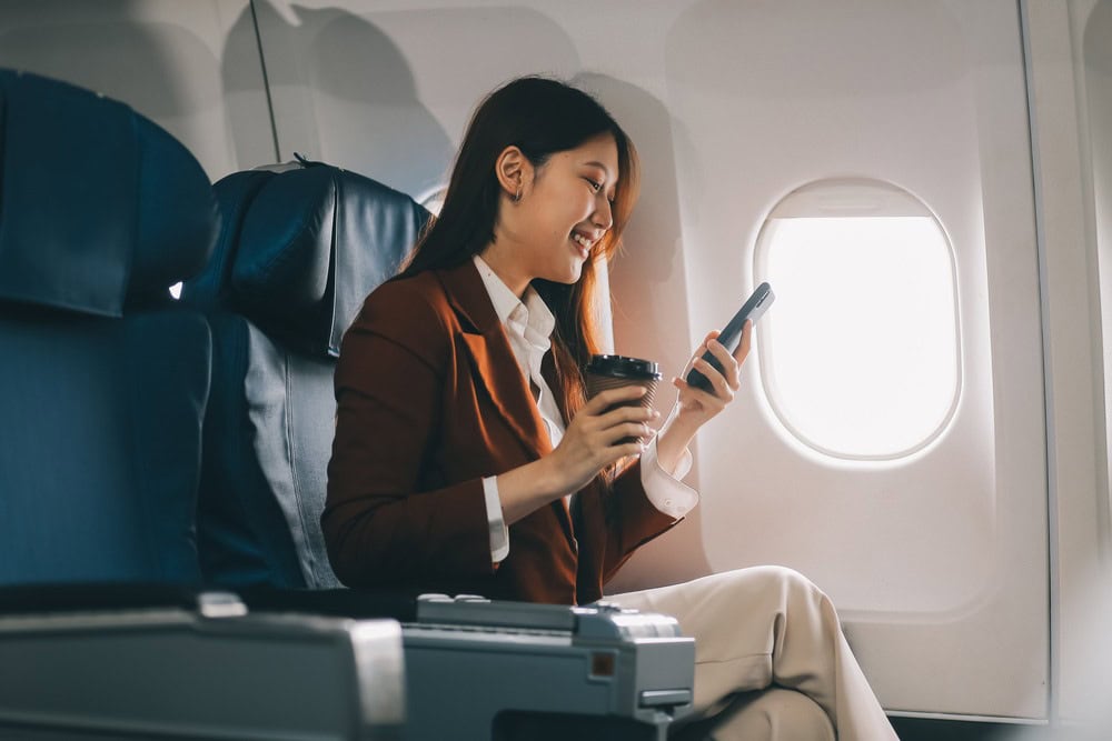 A woman is reached through a digital CX